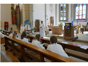 Dankgottesdienst der Kommunionkinder (Foto: Karl-Franz Thiede)